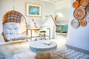 Stylish Top Floor Apartment in Center Warren